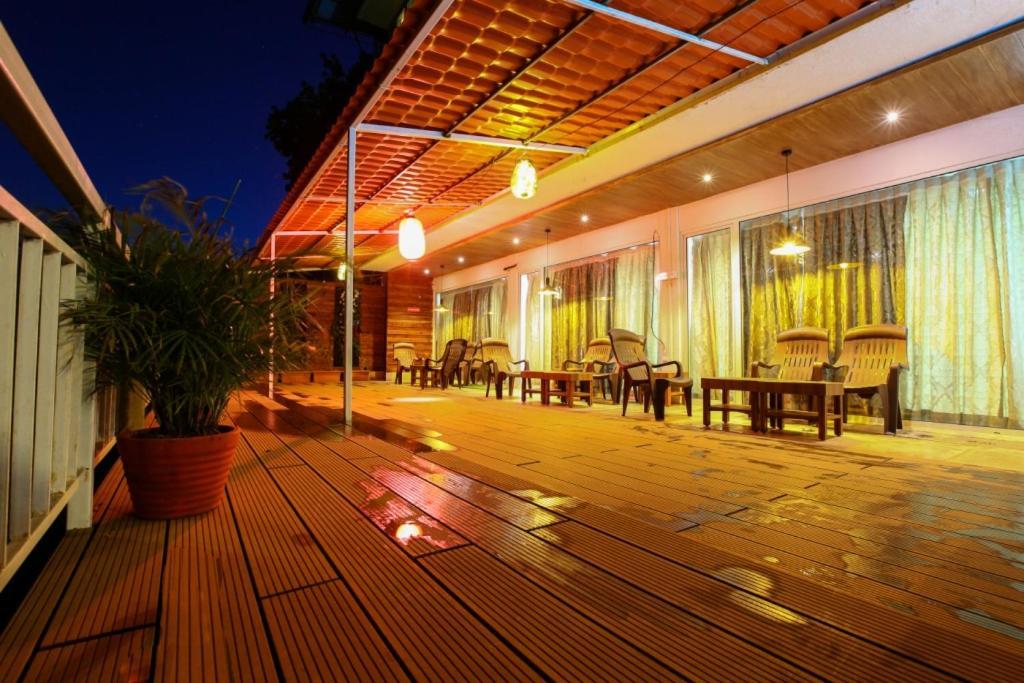 Lake View Resort Lonavala Bagian luar foto