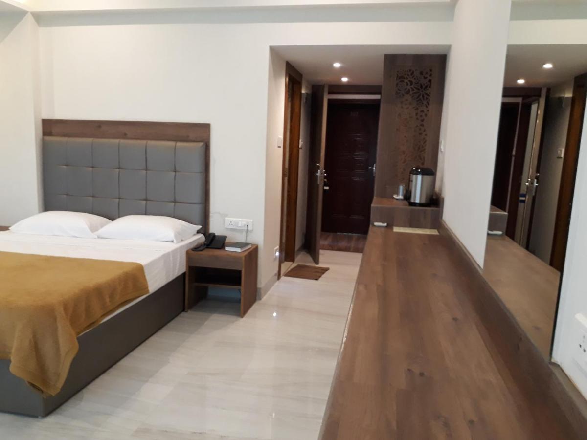 Lake View Resort Lonavala Bagian luar foto
