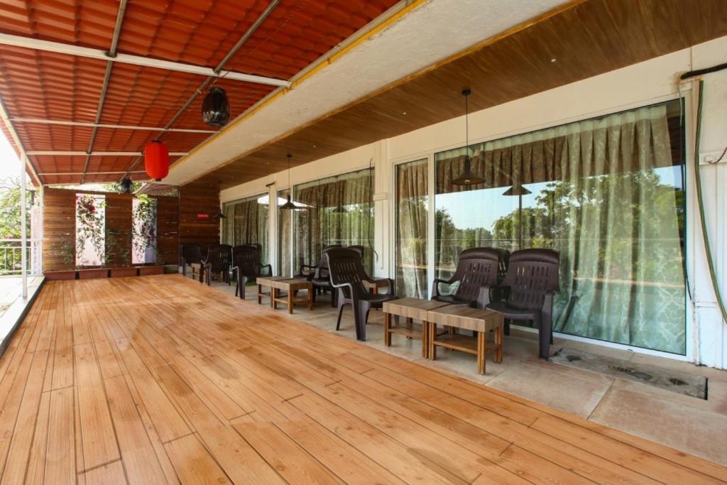 Lake View Resort Lonavala Bagian luar foto