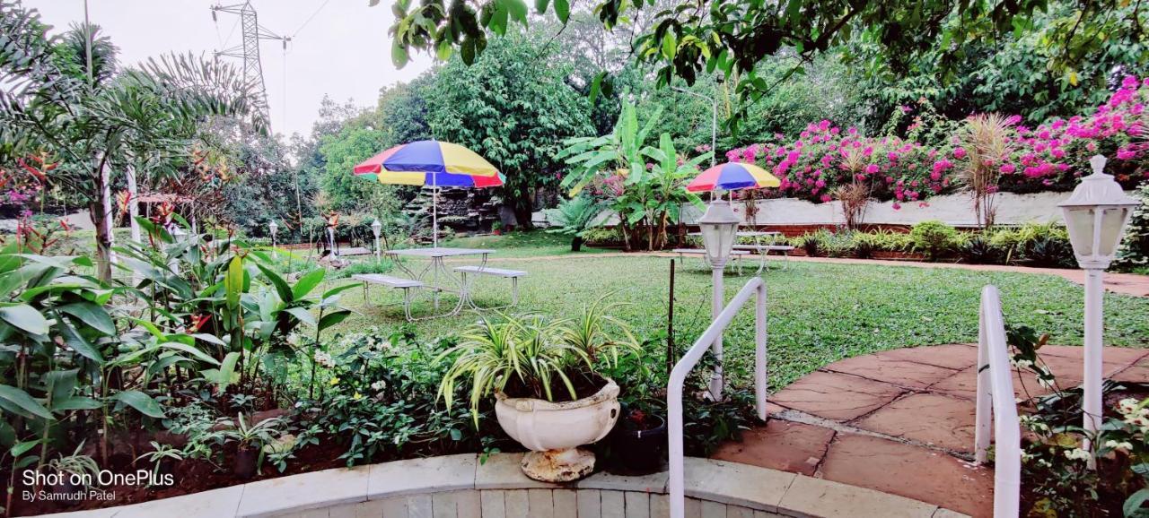 Lake View Resort Lonavala Bagian luar foto
