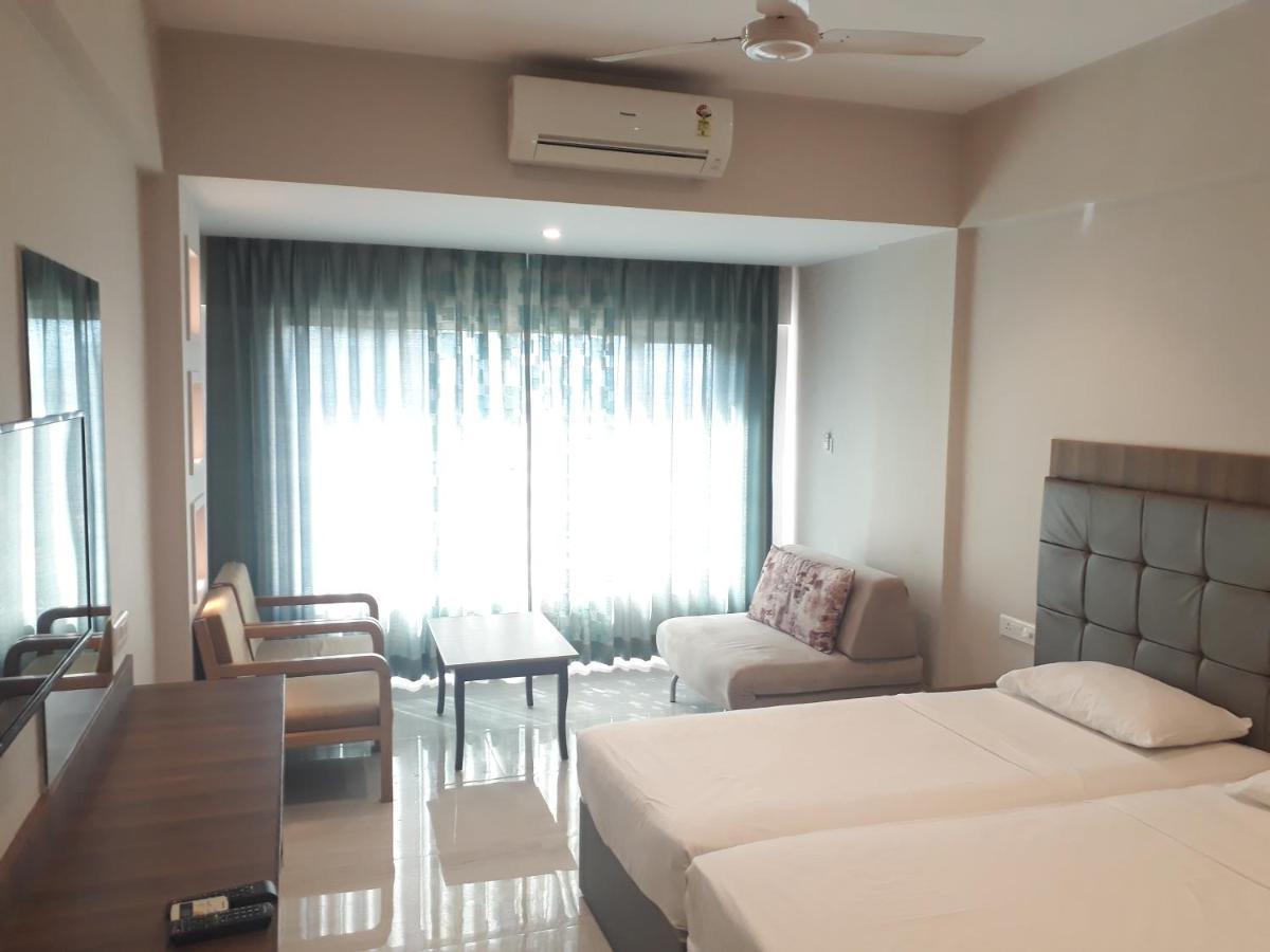 Lake View Resort Lonavala Bagian luar foto